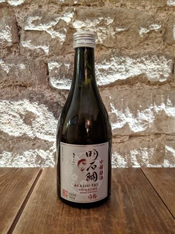 Shiraume Ginjo Umeshu Plum Sake, Akashi-Tai, Hyogo, Japan - Dry fruit, date, plum and marzipane.Tastes of sweet and rich dry fruits and plum flavours with a dry finish.