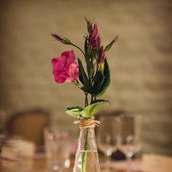 Fresh flowers and pretty table decorations..